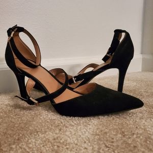 a new day |Black heels | Pointed toe